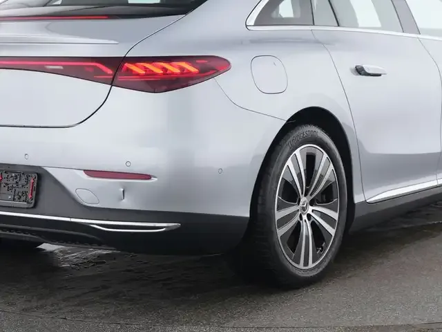 Mercedes-Benz EQE 300