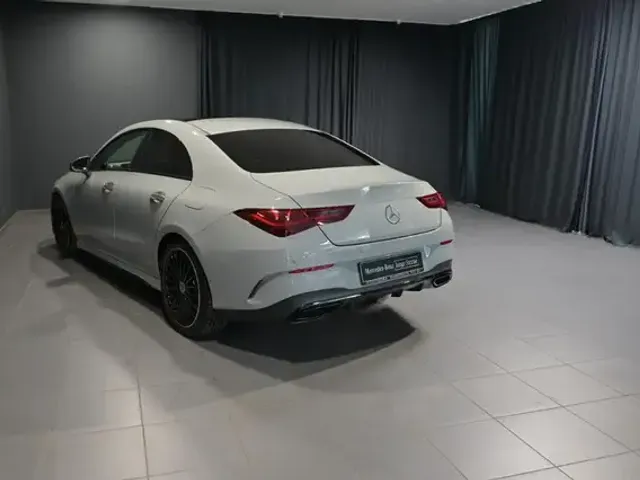 Mercedes-Benz CLA 180
