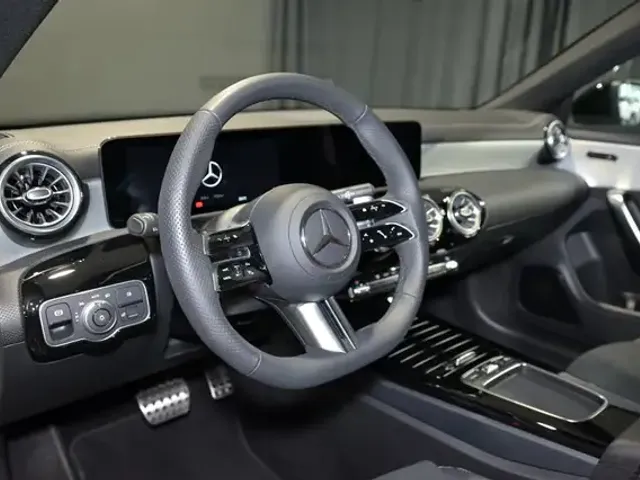 Mercedes-Benz CLA 180