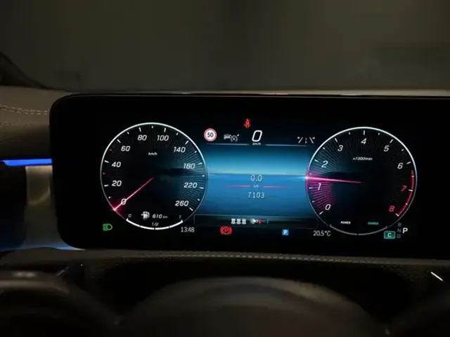 Mercedes-Benz CLA 180