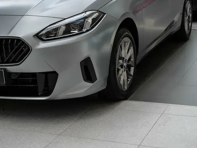 BMW 216