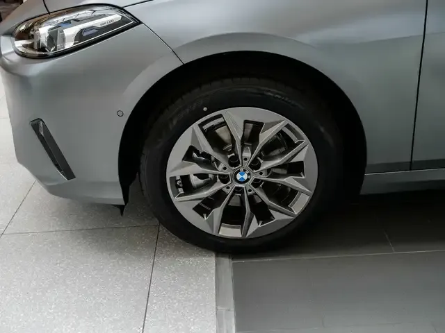 BMW 216