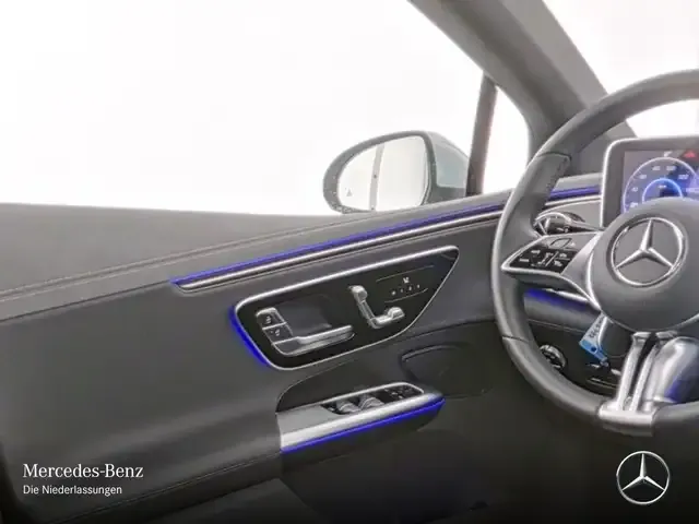 Mercedes-Benz EQE 300