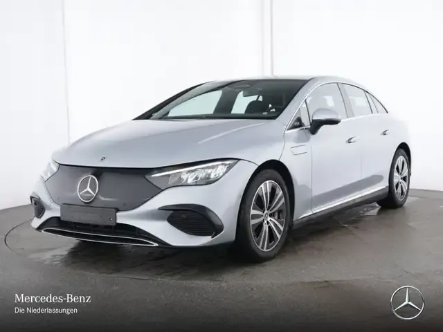 Mercedes-Benz EQE 300