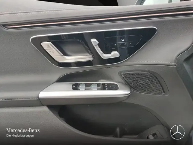 Mercedes-Benz EQE 300