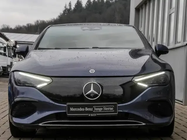 Mercedes-Benz EQE 300
