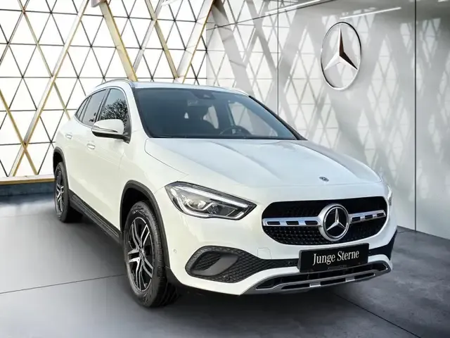 Mercedes-Benz GLA 200