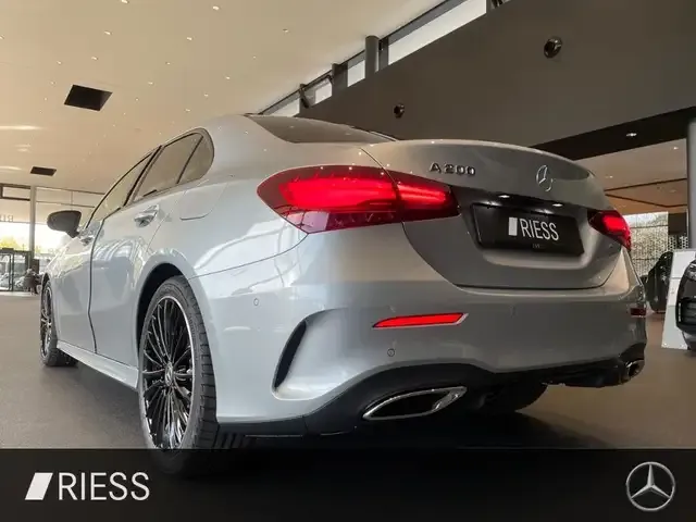 Mercedes-Benz A 200