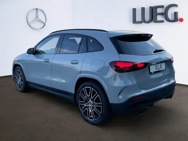 Mercedes-Benz GLA 200