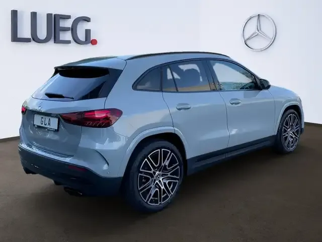 Mercedes-Benz GLA 200