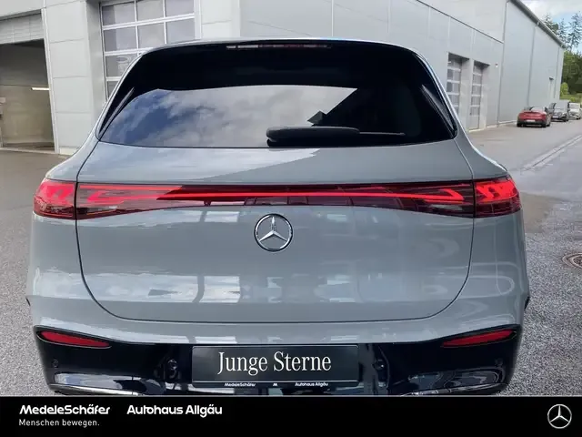 Mercedes-Benz EQS SUV