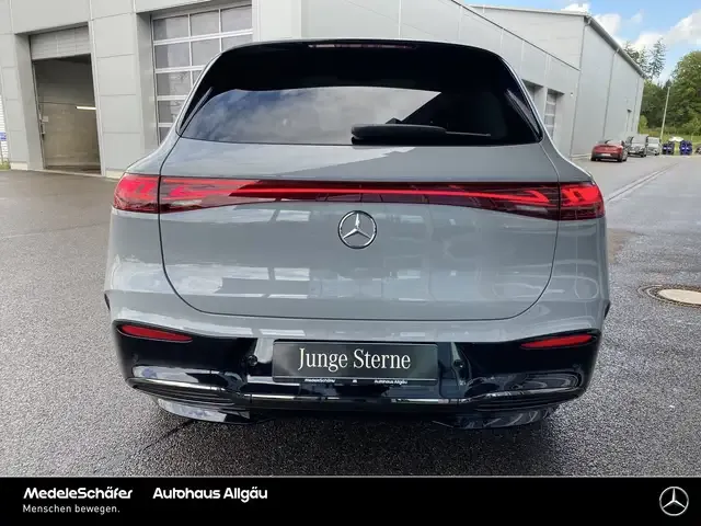 Mercedes-Benz EQS SUV