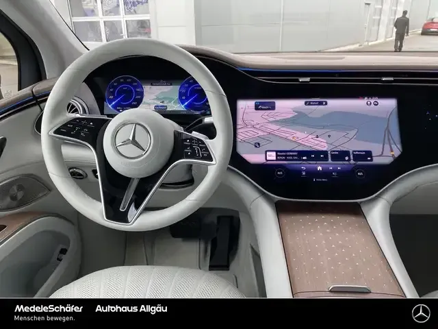 Mercedes-Benz EQS SUV