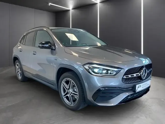 Mercedes-Benz GLA 250