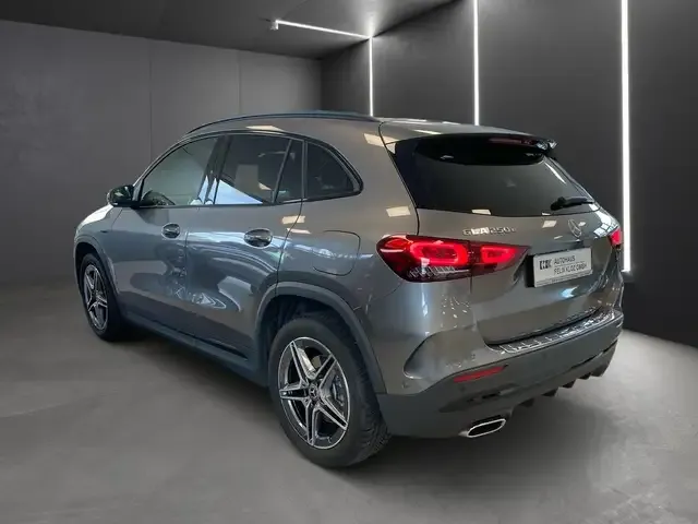 Mercedes-Benz GLA 250