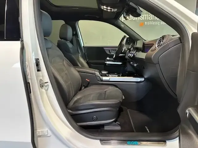 Mercedes-Benz EQB 300