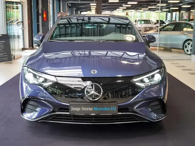 Mercedes-Benz EQE 300
