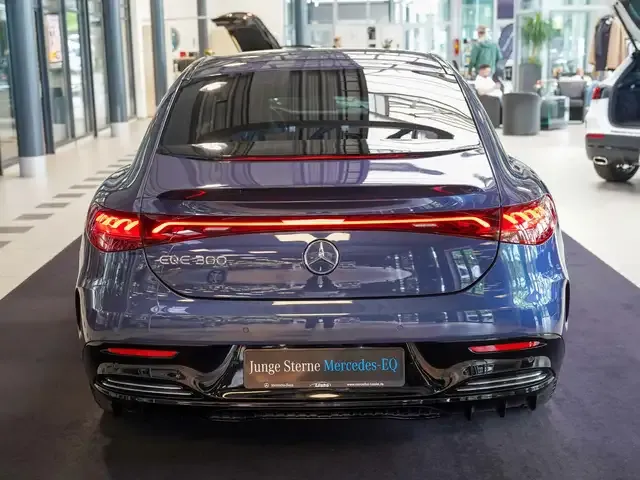 Mercedes-Benz EQE 300