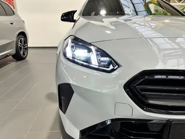 BMW 235