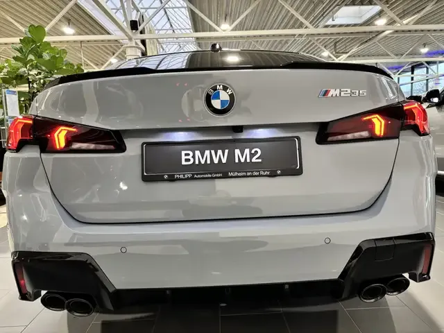 BMW 235