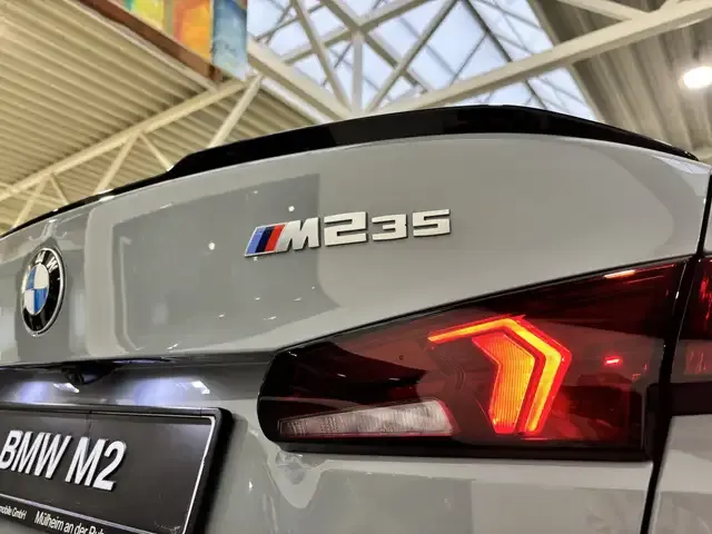 BMW 235