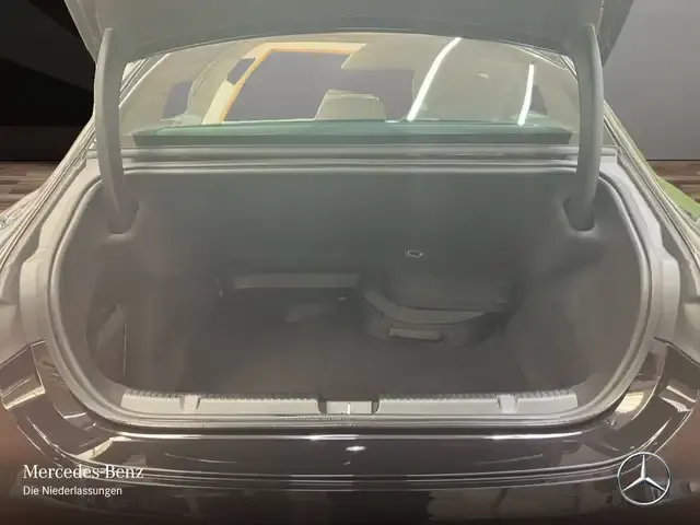 Mercedes-Benz EQE 300