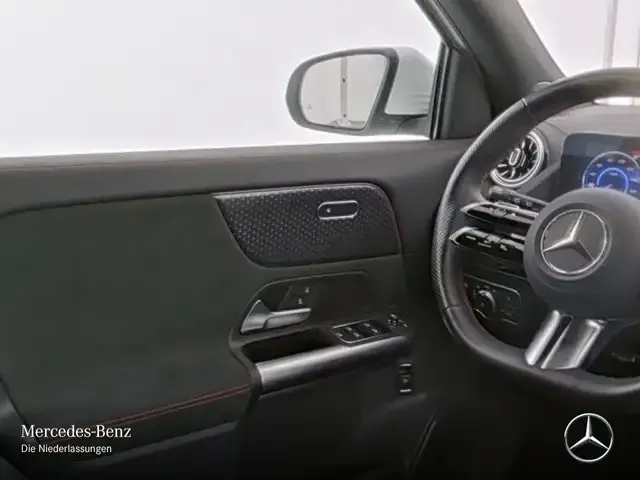 Mercedes-Benz EQA 300