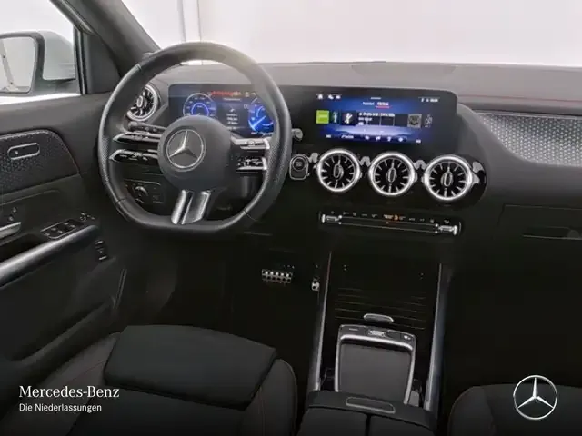 Mercedes-Benz EQA 300