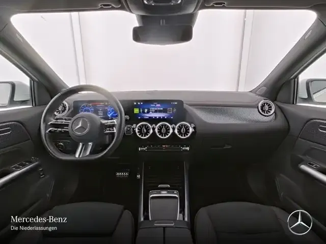 Mercedes-Benz EQA 300