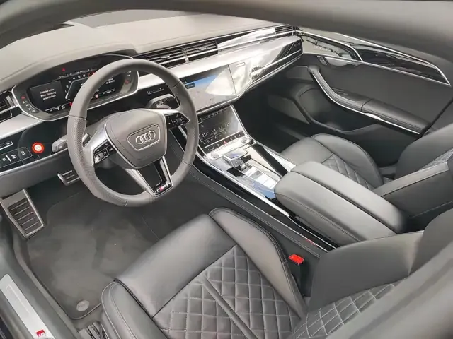 Audi S8