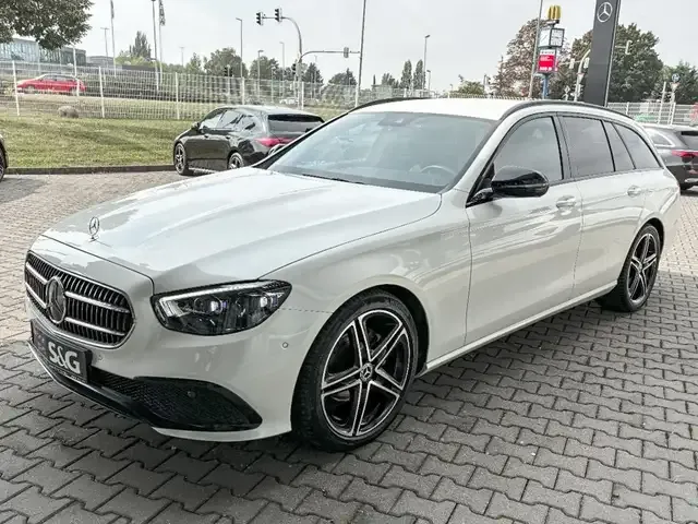 Mercedes-Benz E 220