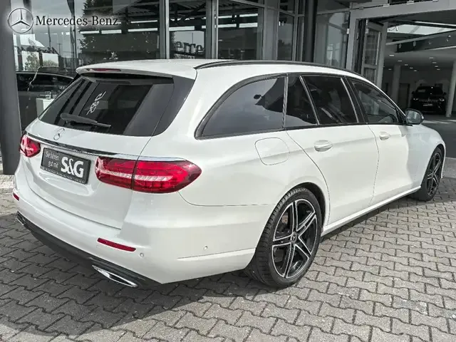 Mercedes-Benz E 220