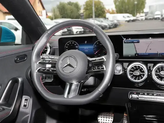 Mercedes-Benz CLA 200