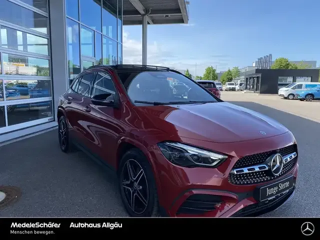 Mercedes-Benz GLA 220