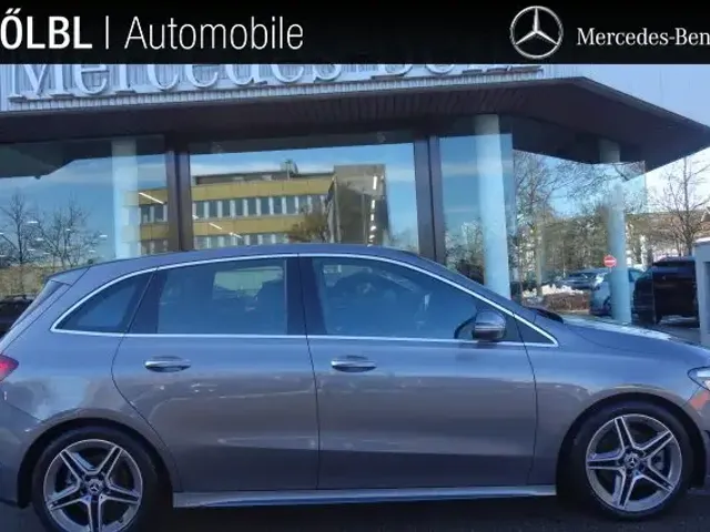 Mercedes-Benz B 220