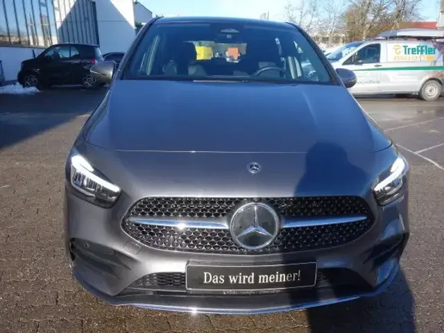 Mercedes-Benz B 220