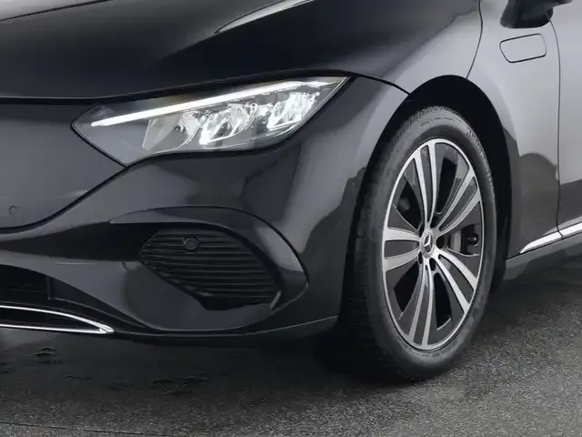 Mercedes-Benz EQE 300