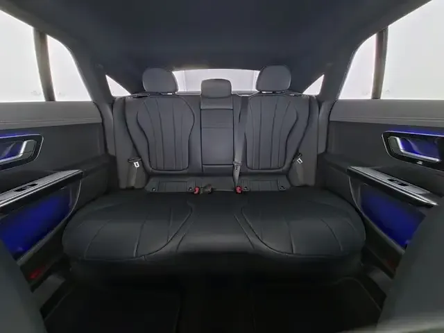 Mercedes-Benz EQE 300