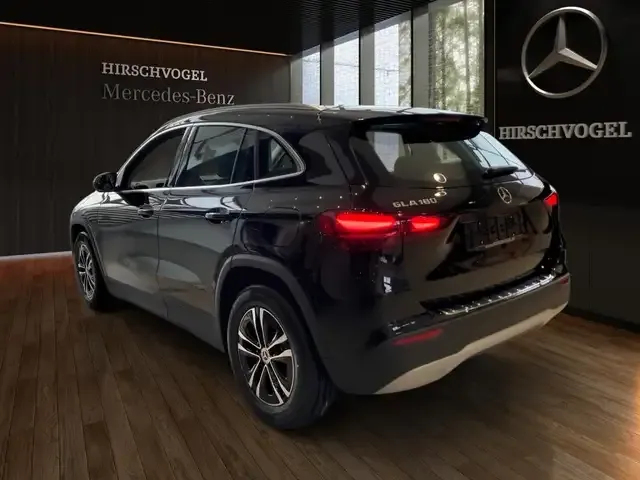Mercedes-Benz GLA 180