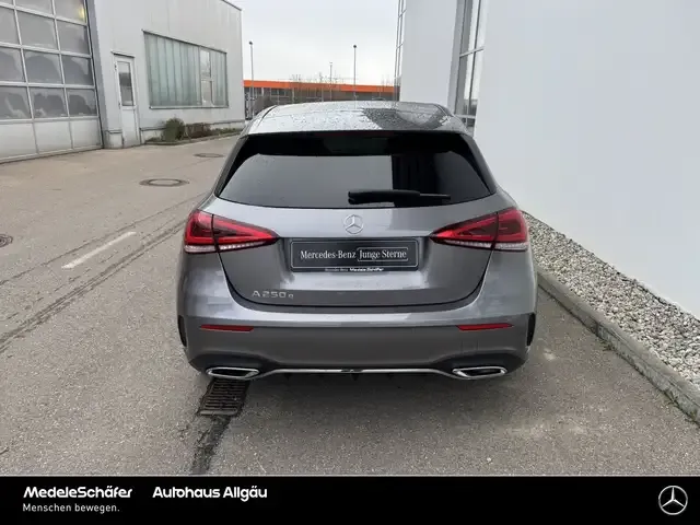 Mercedes-Benz A 250