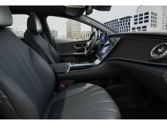 Mercedes-Benz EQE 300