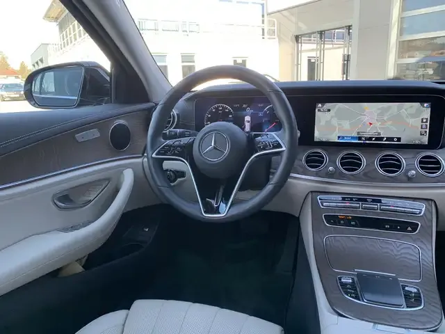 Mercedes-Benz E 400