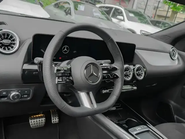 Mercedes-Benz GLA 220