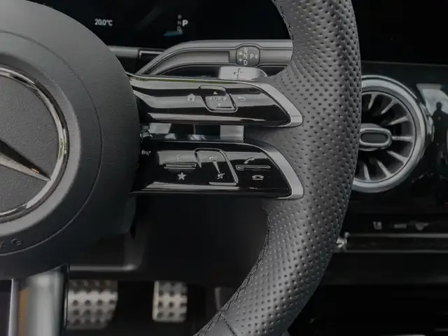 Mercedes-Benz GLA 220