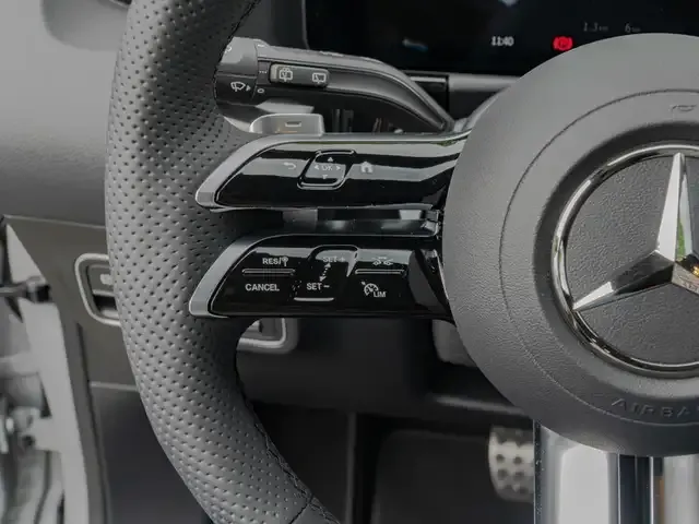 Mercedes-Benz GLA 220