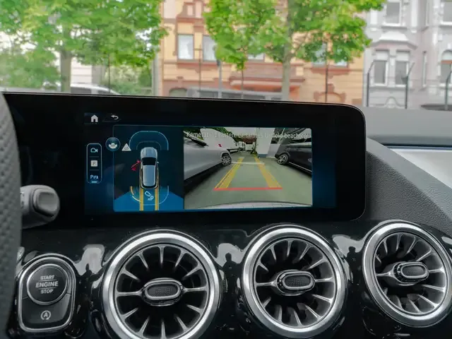 Mercedes-Benz GLA 220