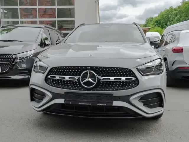 Mercedes-Benz GLA 220