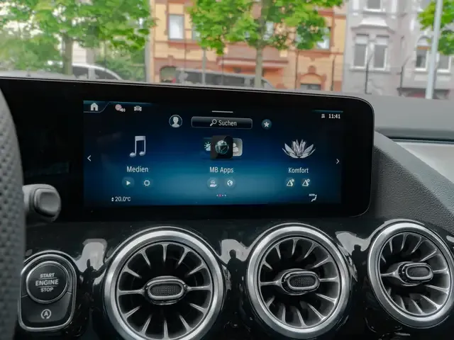 Mercedes-Benz GLA 220