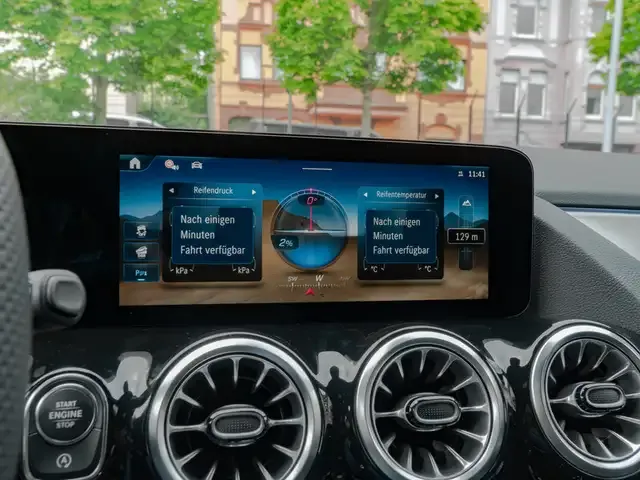 Mercedes-Benz GLA 220