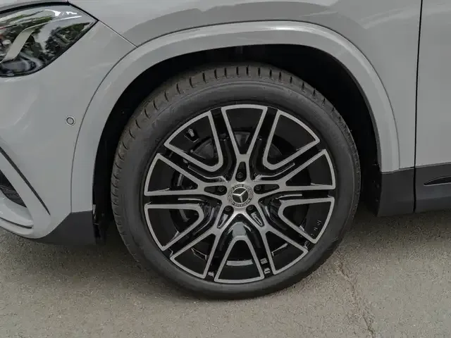 Mercedes-Benz GLA 220